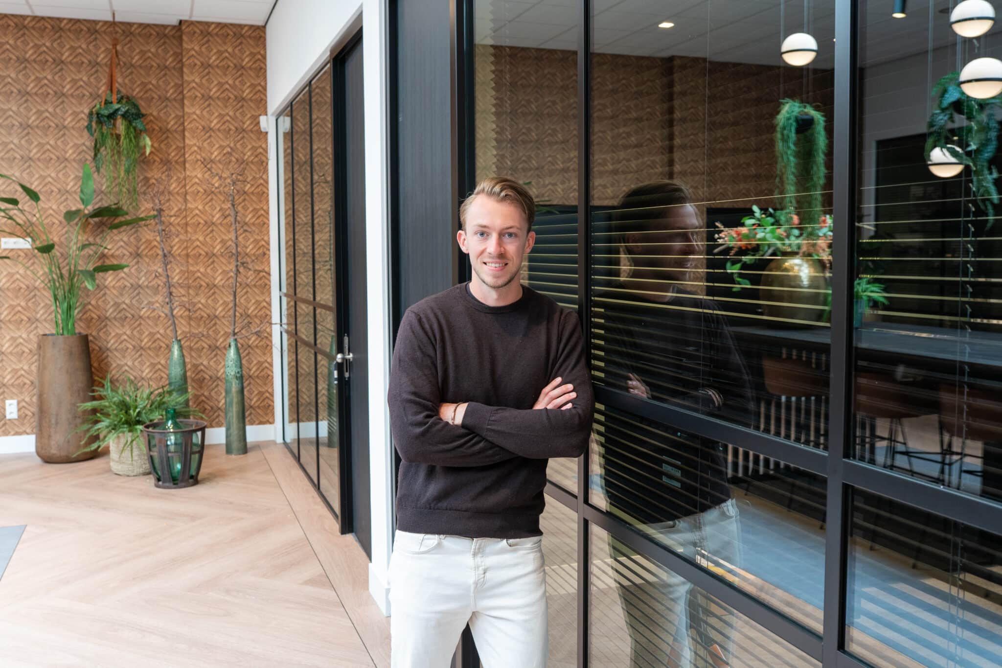 Jef van den Boorn bij VIND Financieel Advies, in het kantoor